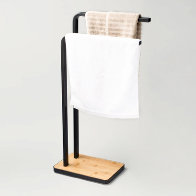 Nuovo supporto per asciugamani da bagno nero con due braccia porta asciugamani da bagno in legno in bambù
